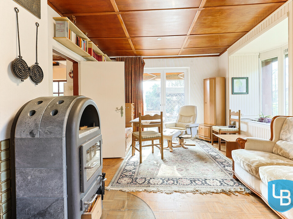 Wohnzimmer mit Kamin 