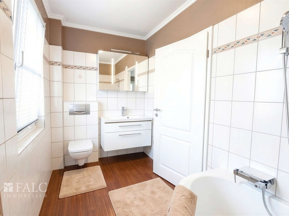 Badezimmer OG- (KI generiert)
