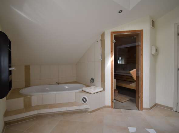 Badezimmer im OG