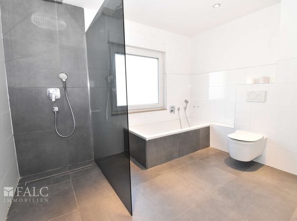 Badezimmer EG