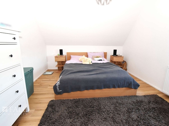Schlafzimmer DG