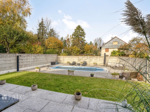 Garten und Pool