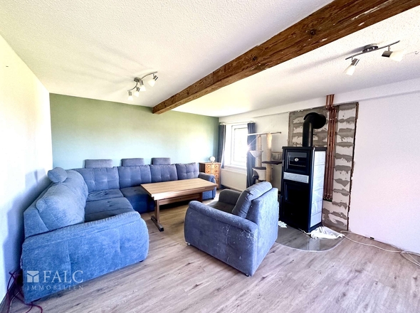 Wohnzimmer mit Kamin
