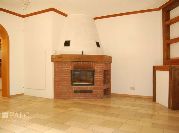Eingangsbereich mit offenem Kamin_EG