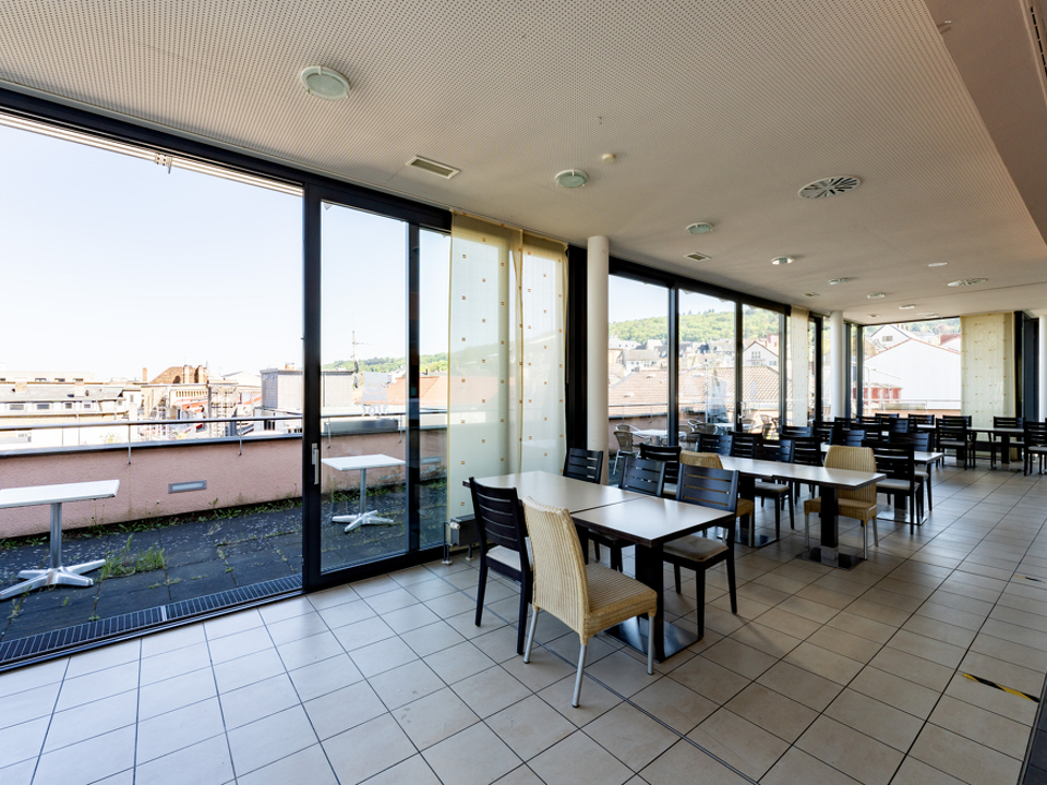 Gastraum mit Terrasse