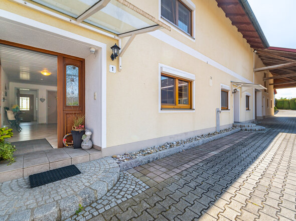Eingang Wohnhaus