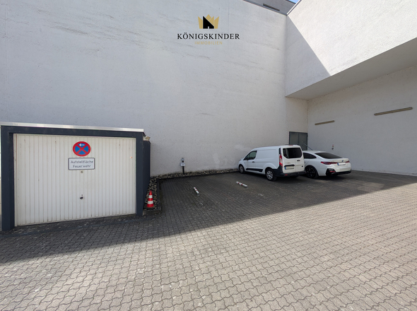 Garage & Stellplätze