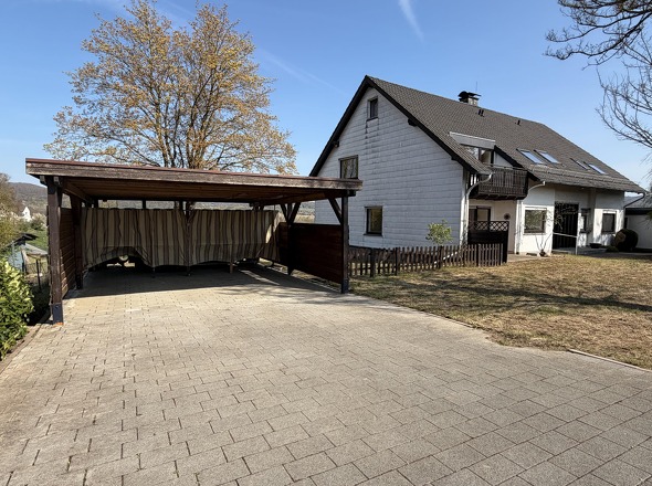 Großzügiges Doppelcarport
