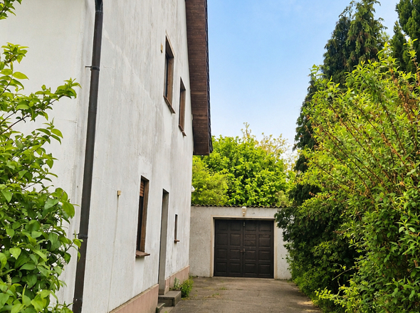 Seitenansicht ,Auffahrt