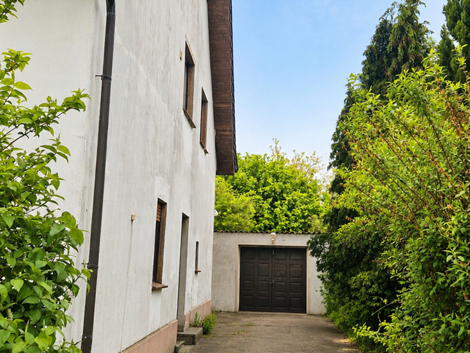 Seitenansicht ,Auffahrt