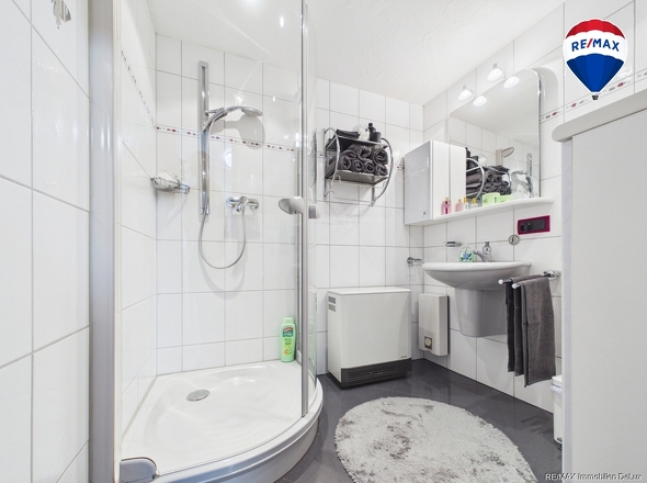 RE/MAX Immobilien DeLux Haus in Saarhölzbach zu verkaufen 