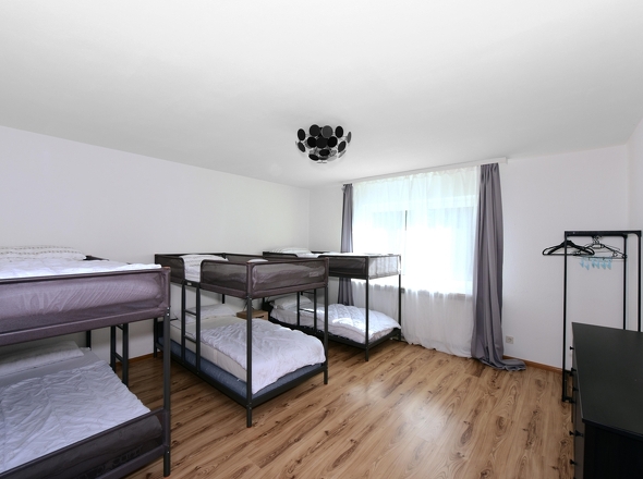 Schlafzimmer 1