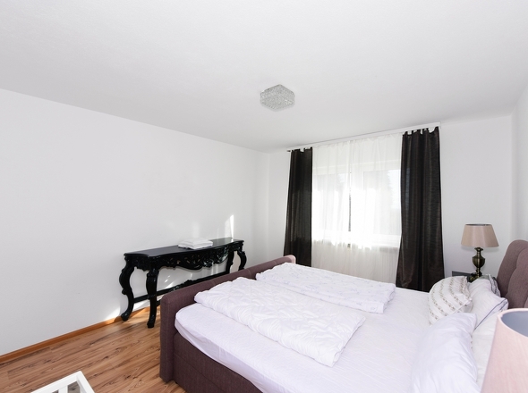 Schlafzimmer 4