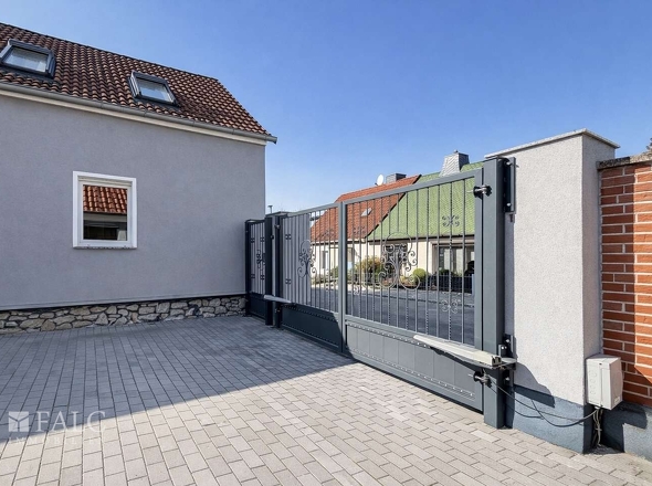 elektrisches Hoftor