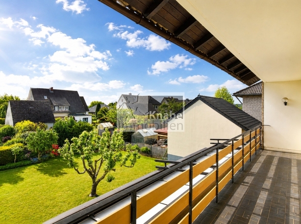 Sonnenverwöhnter Balkon mit Aussicht