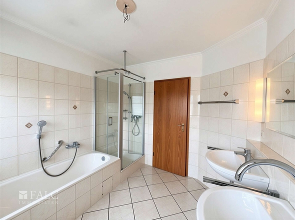 Badezimmer - (KI generiert)