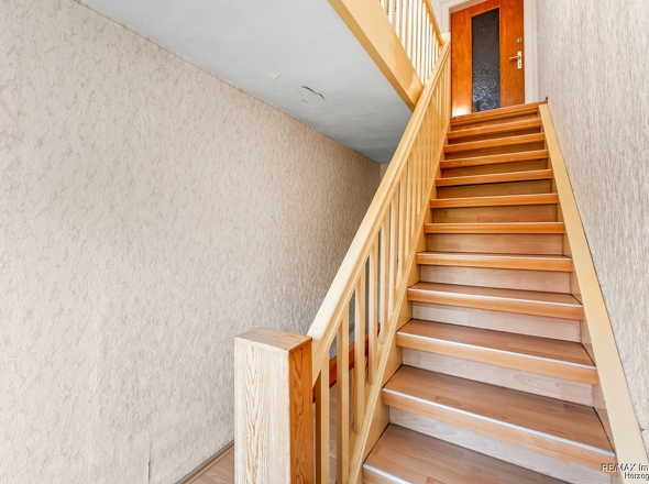 Treppe OG ins DG