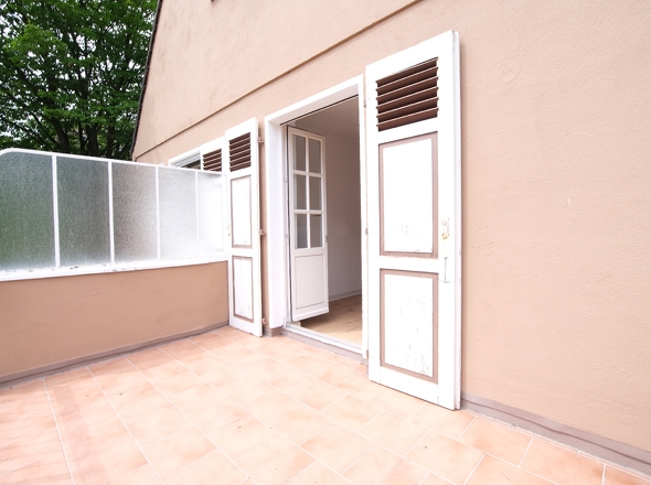 großer Balkon (OG)