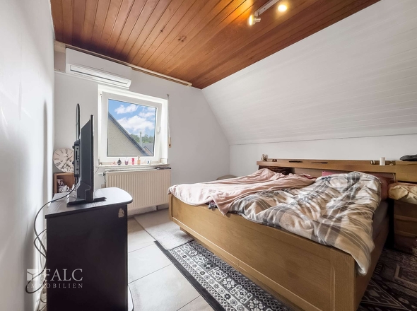 Schlafzimmer OG