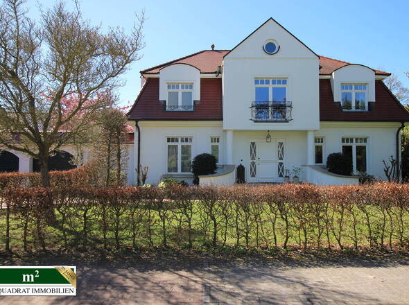 Ansicht Eingangsbereich Villa vom Wendehammer