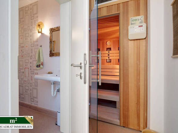WC und Sauna im Poolhaus