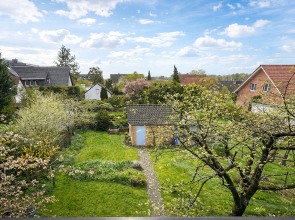Blick in den tiefen Garten
