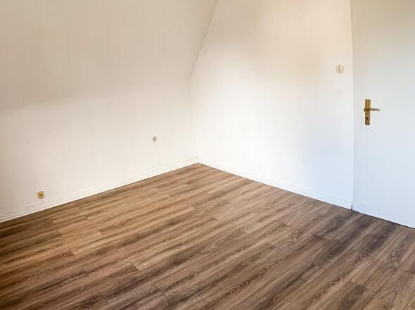 Schlafräume mit Laminat ausgestattet