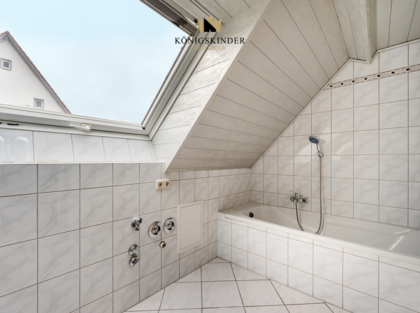 ...mit Badewanne...