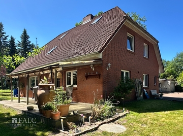 Ansicht mit Terrasse