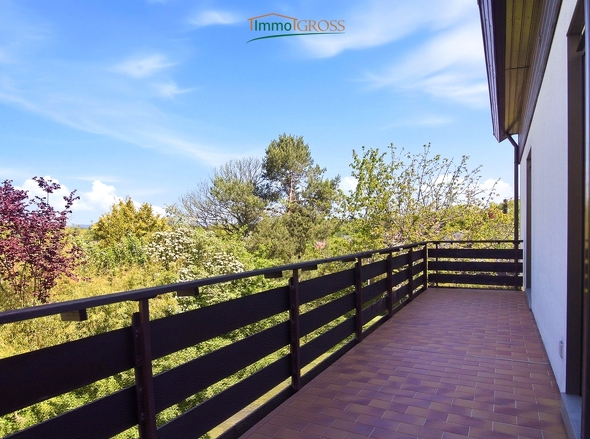 Weitläufigen Balkon mit Ausblick9661_autoremove_31299499_0de54631
