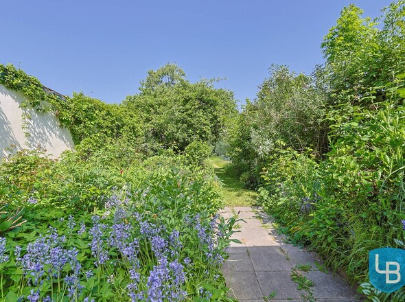 Zugang in den Garten und zum See