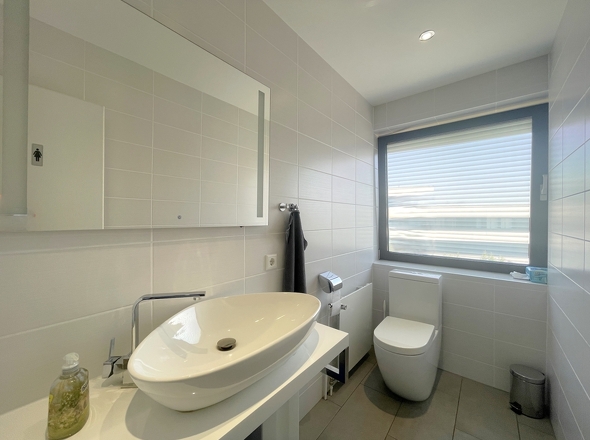 Modernisiertes Mitarbeiter WC