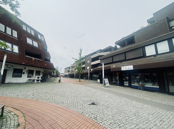 Wohnanlage mit Einkaufsmeile