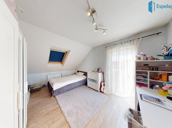 Zimmer 1 OG