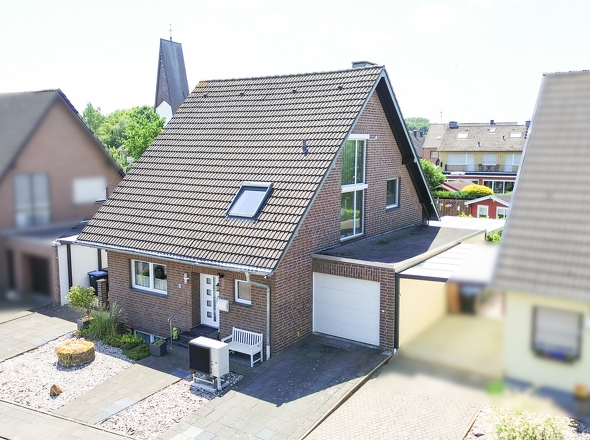 Hausansicht vorne rechts