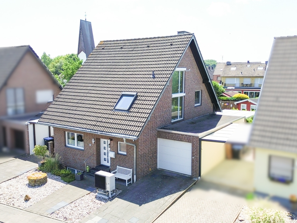 Hausansicht vorne rechts