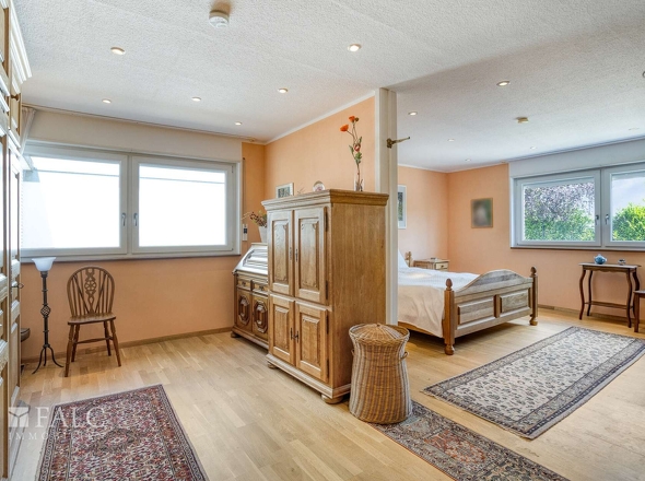 Schlafzimmer und Ankleide