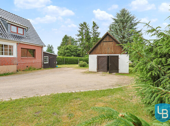 Garage...