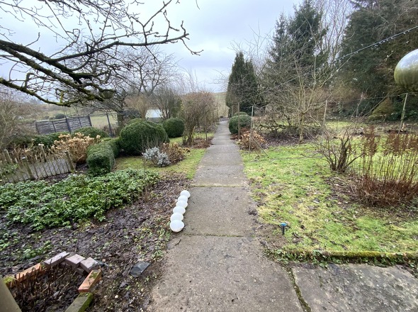 Blick in den weitläufigen Garten