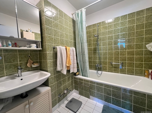 Bad mit Wanne