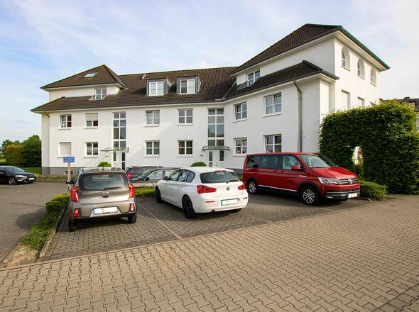 Außenansicht Eingangsbereich 1