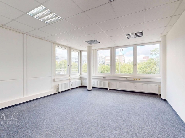 Eckbüro