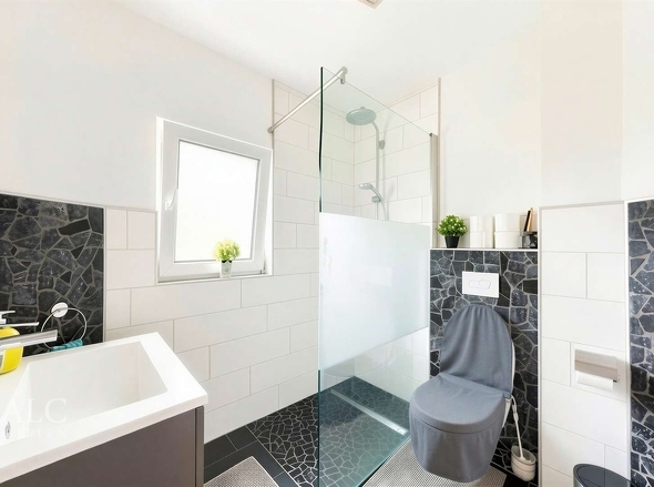 Badezimmer - 1 Obergeschoss