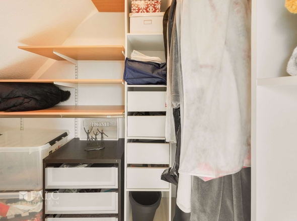 Kleiderschrank
