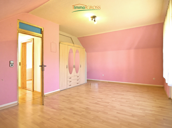 OG - Großzügiges Elternschlafzimmer