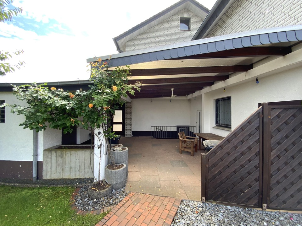 Überdachte Terrasse