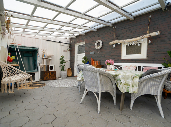 überdachte Terrasse