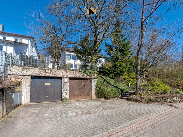 Ansicht Garagen mit Haus