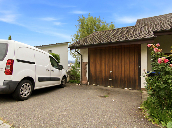 Garagenstellplatz direkt am Haus