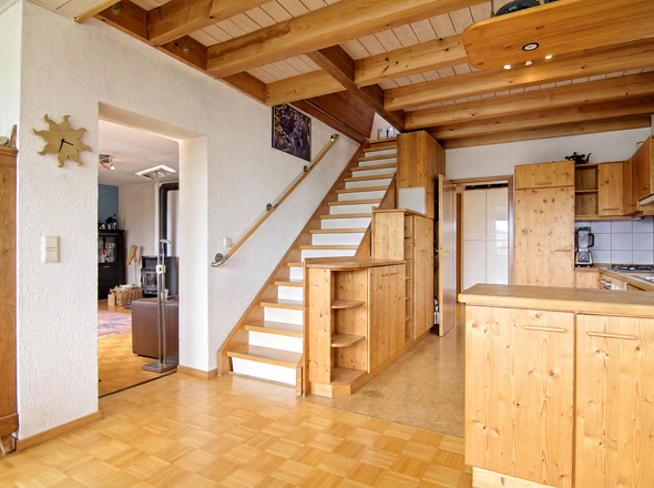 UG - Weiteres Zimmer erreichbar durch eine Treppe